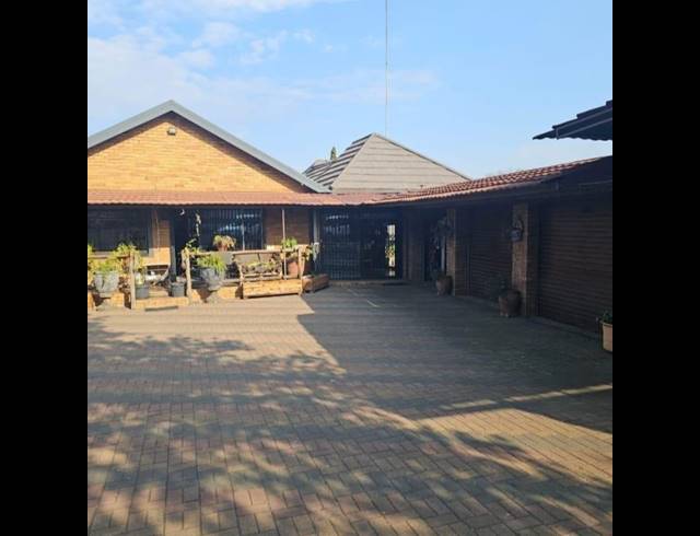 4 BEDROOM HOUSE FOR SALE IN VAAL PARK EXT 1